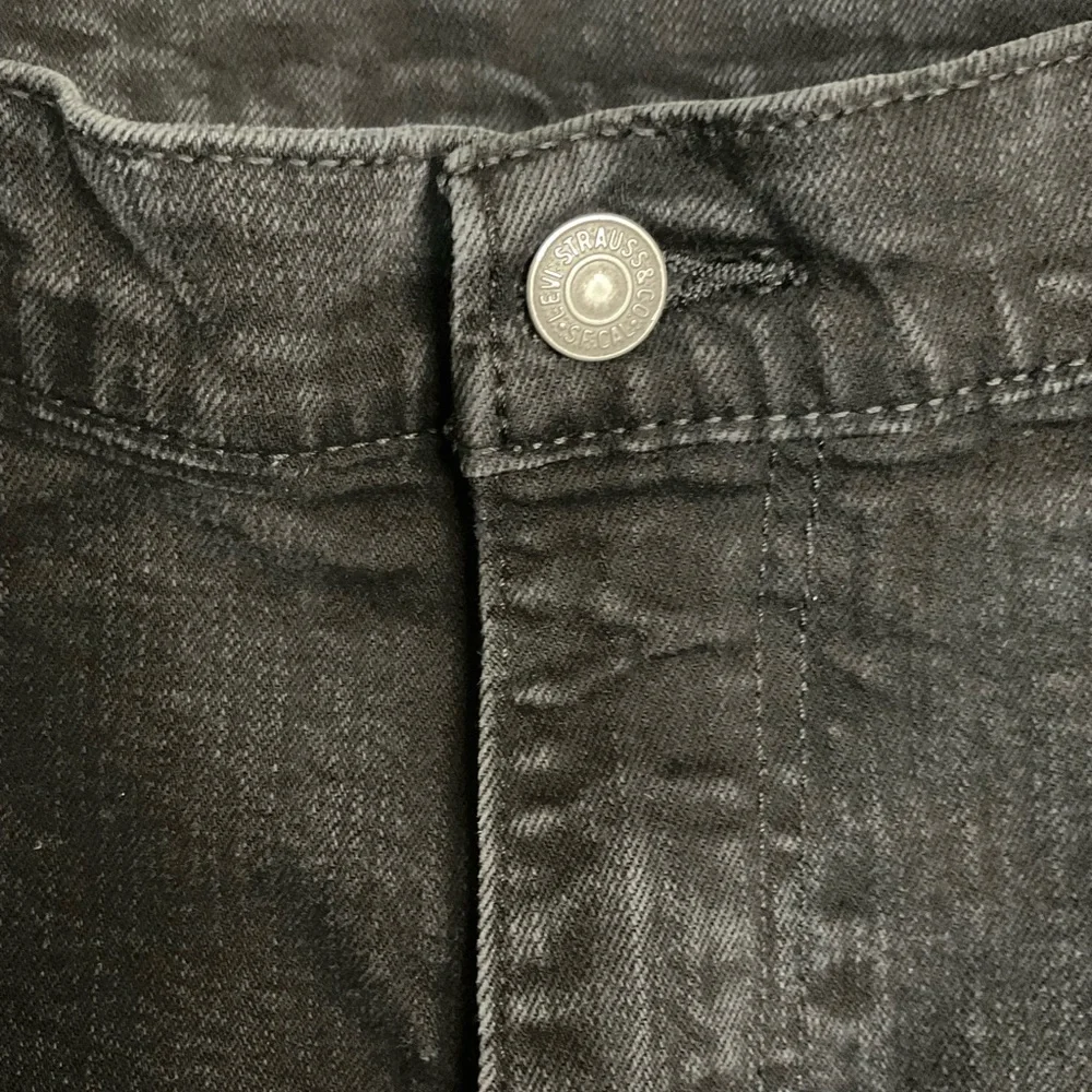 Levi's 505 Men's Black Jeans size 38